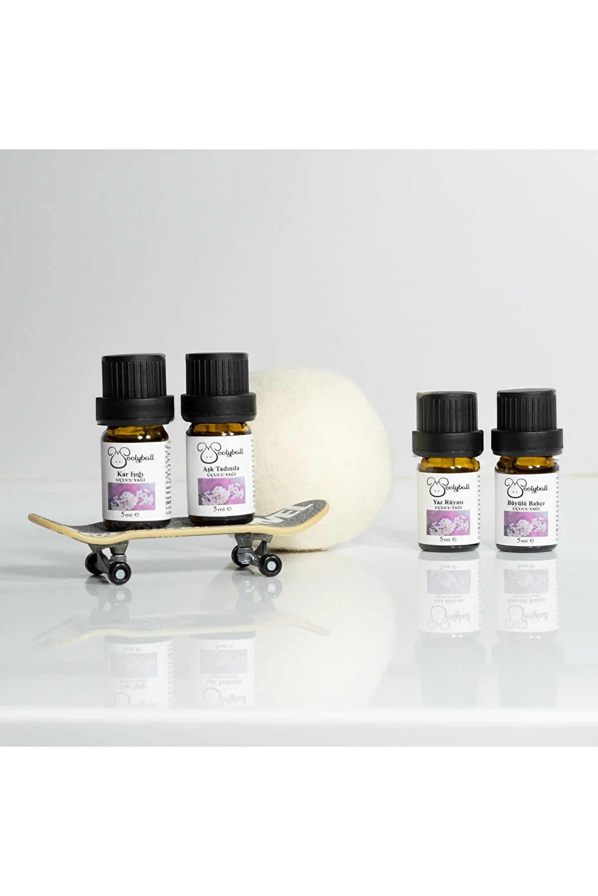 Woolyball Floral Çamaşır Kurutma Makinesi İçin Uçucu Esanslar 4 Adet 5 ml (1 Adet Yün Kurutma Topu Hediye)
