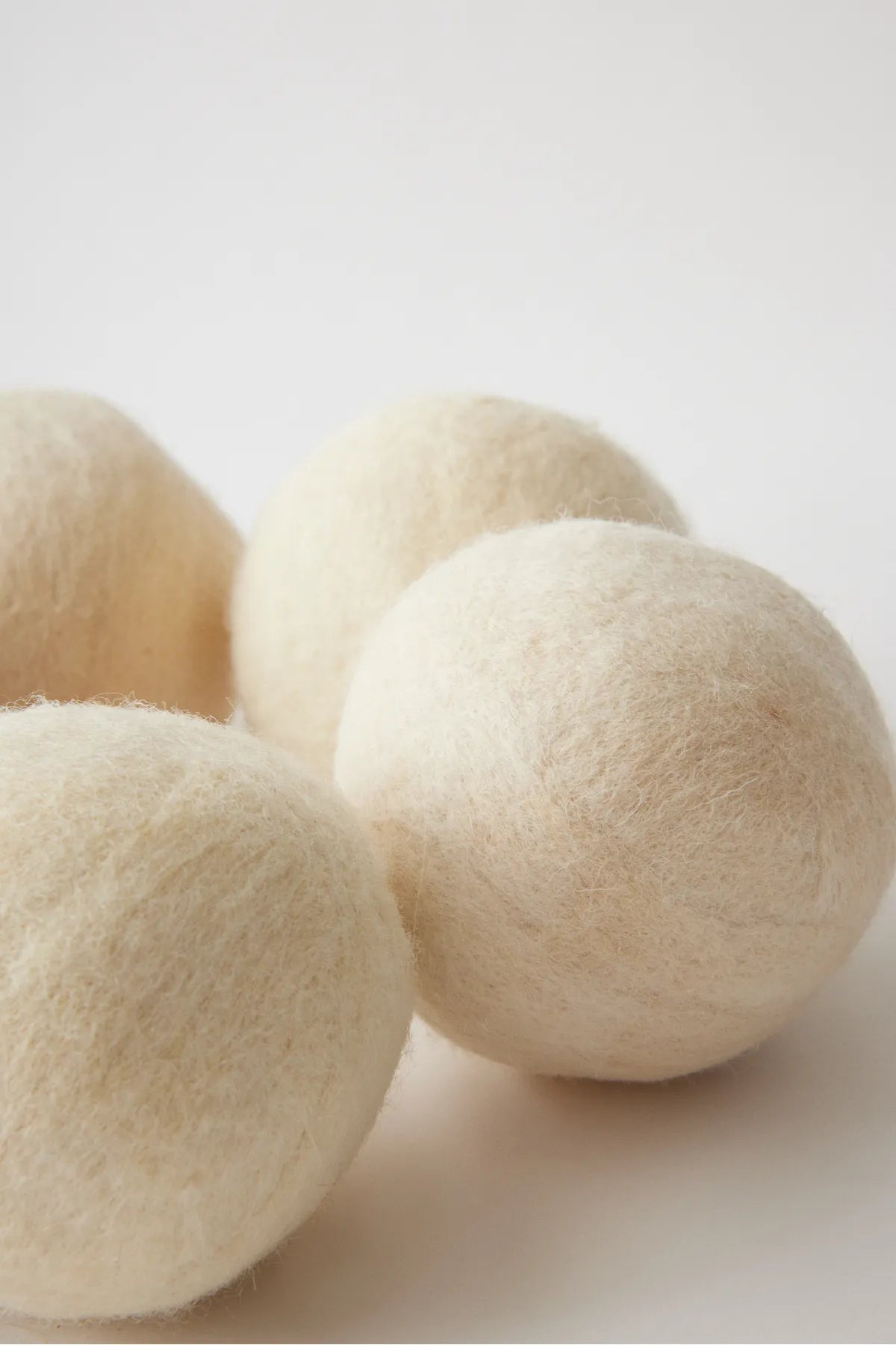 Woolyball Yün Çamaşır Kurutma Makinesi Topu - 6 Adet Xl %100 Organik (5 ml  Esans Hediye)